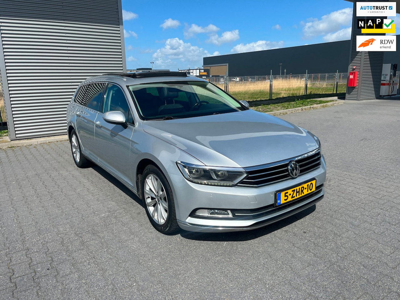 Volkswagen Passat Variant - 2.0 TDI Highline| PANO| DSG|6 Maanden Garantie ! - AutoWereld.nl