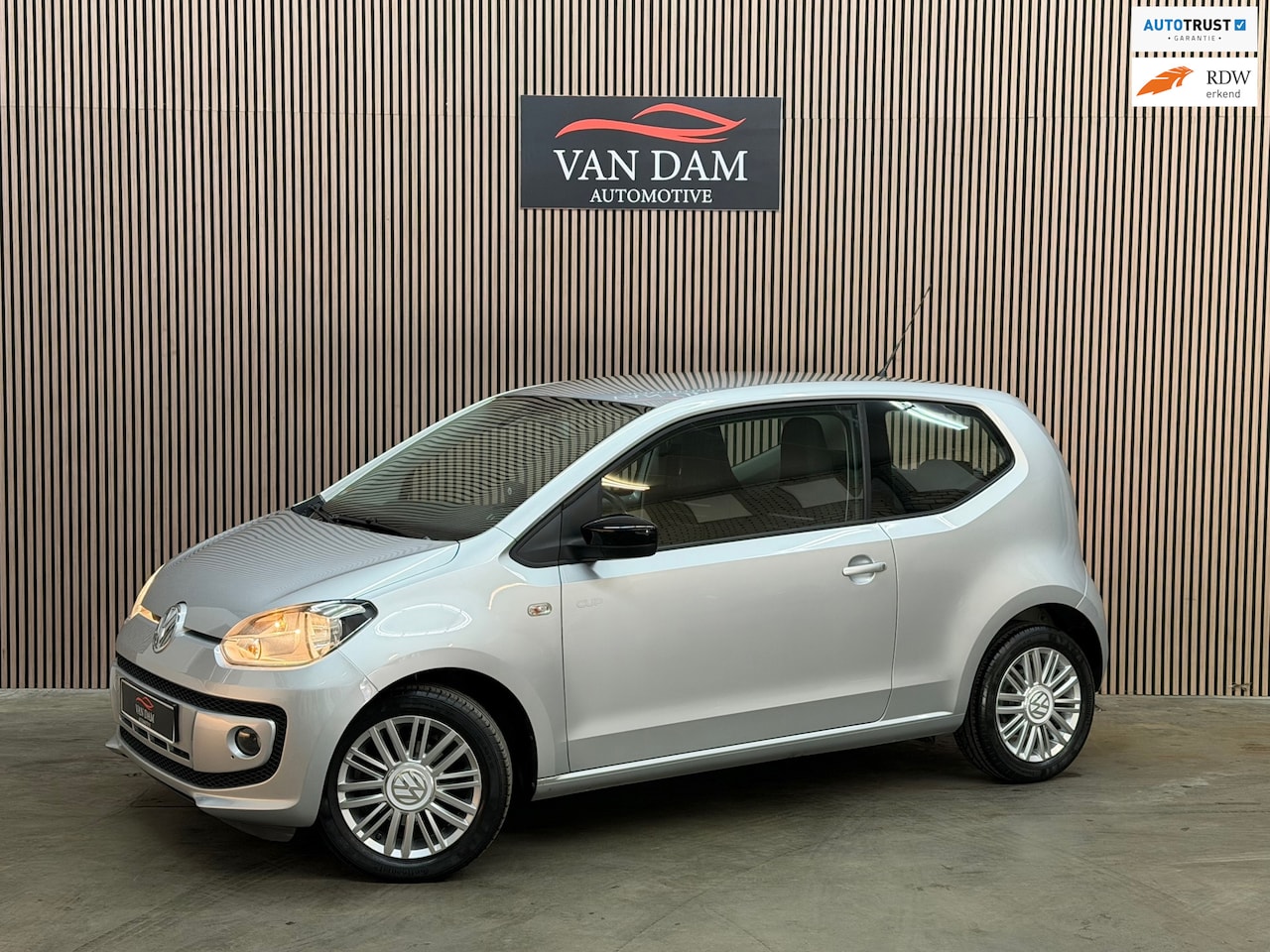 Volkswagen Up! - 1.0 high up! CUP 2014 AUTOMAAT / CRUISE CAR-PLAY - AutoWereld.nl