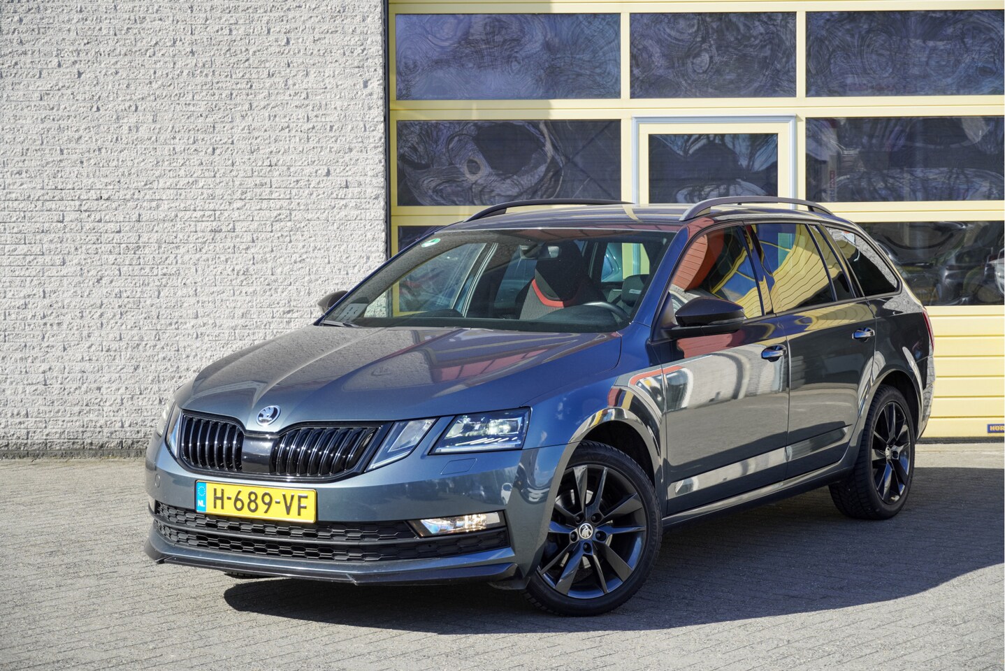 Skoda Octavia Combi - 1.0 TSI Sport Plus Business BJ2020 Lmv 17" | Led V+A | Pdc | Trekhaak | App-Connect | Navi - AutoWereld.nl
