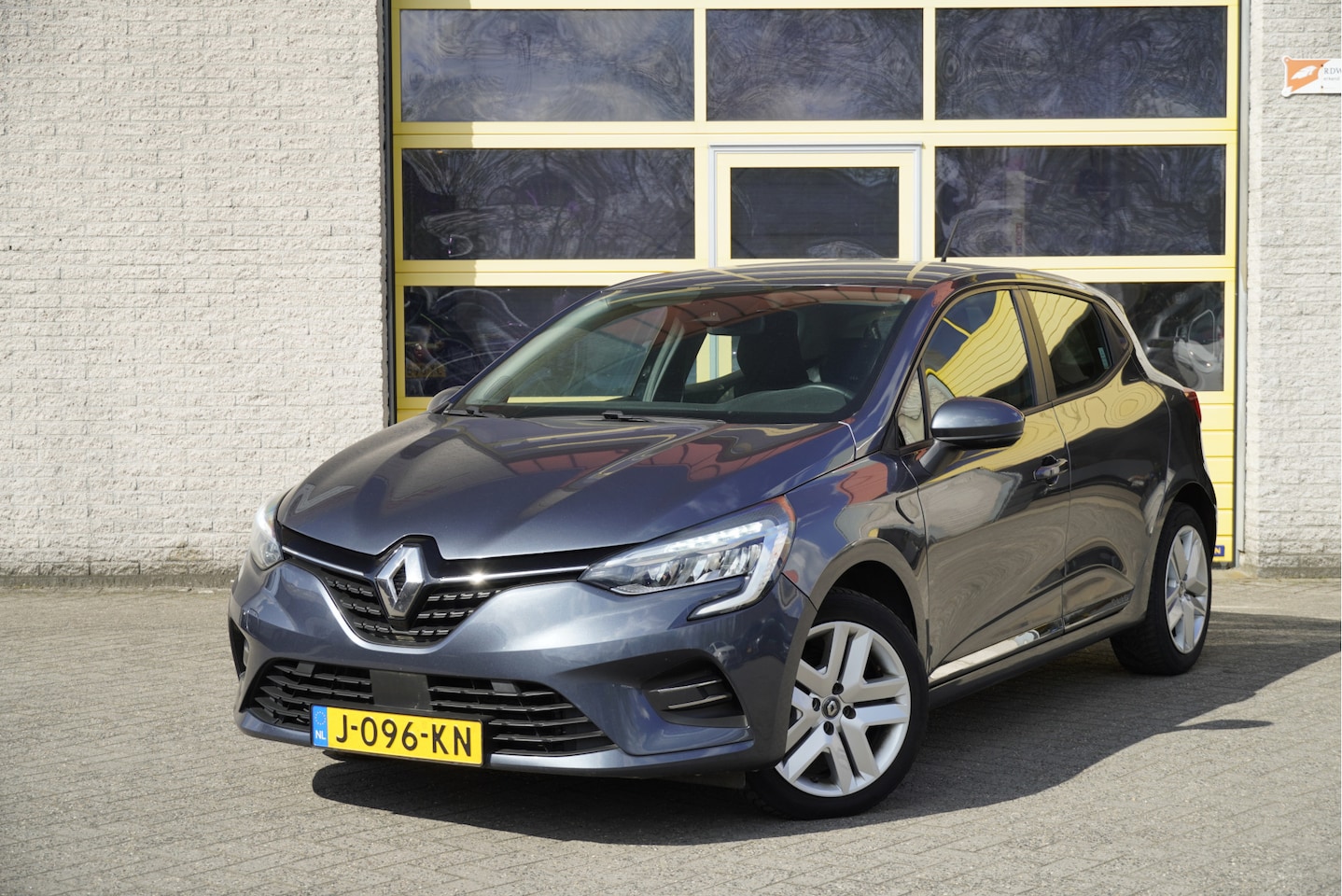Renault Clio - 1.0 TCe 5drs Zen BJ2020 Led | Navi | App-Connect | Airco | Cruise control | Getint glas - AutoWereld.nl