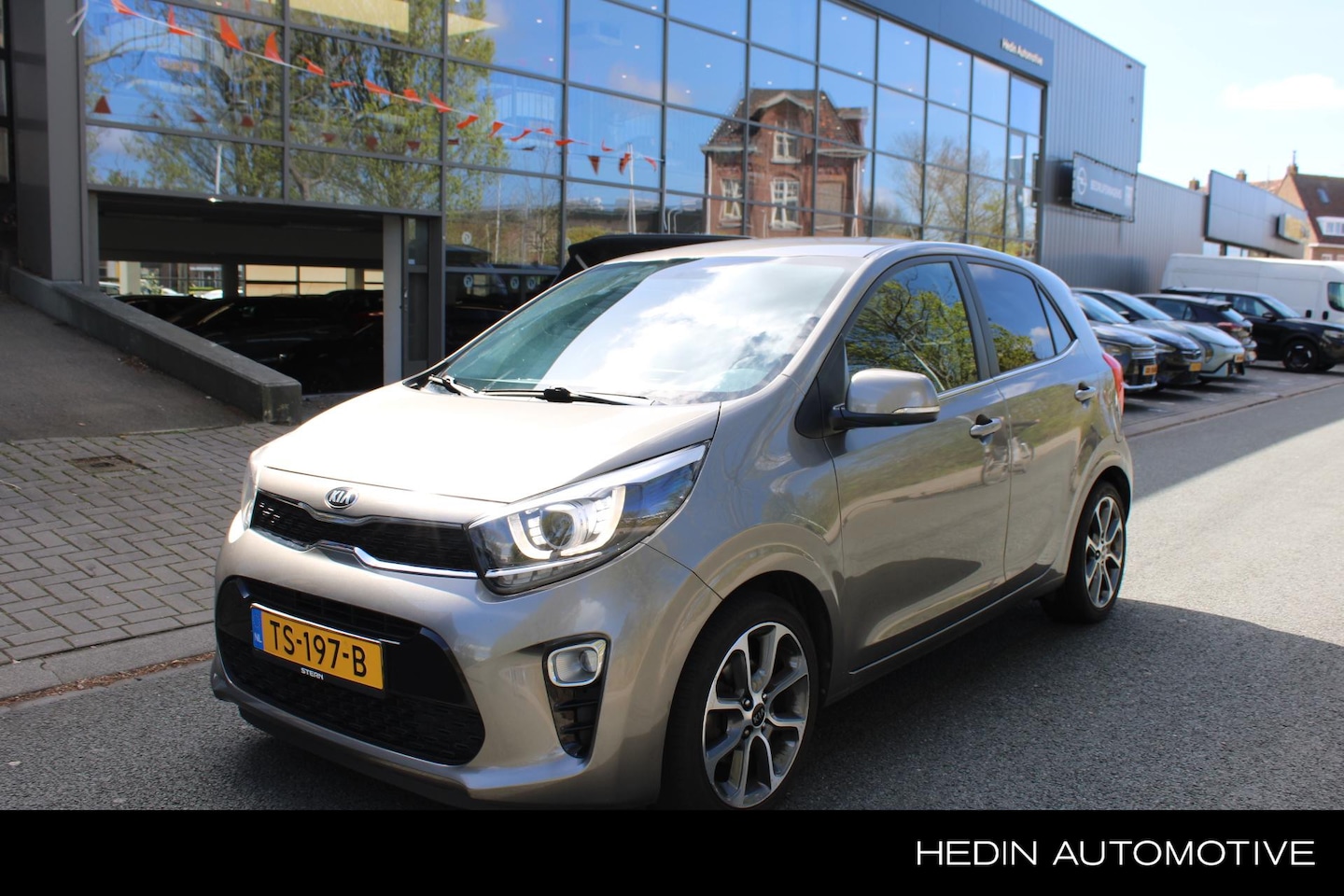 Kia Picanto - 1.0 CVVT Design Edition l navigatie l mcamera l cruise-controle l Leer l Privacy-glass l 1 - AutoWereld.nl