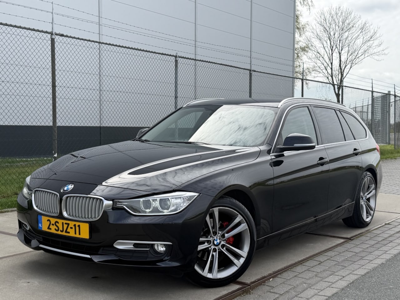 BMW 3-serie Touring - 320d 163PK High Executive / *NAP* / LED / NW APK / 2013 - AutoWereld.nl