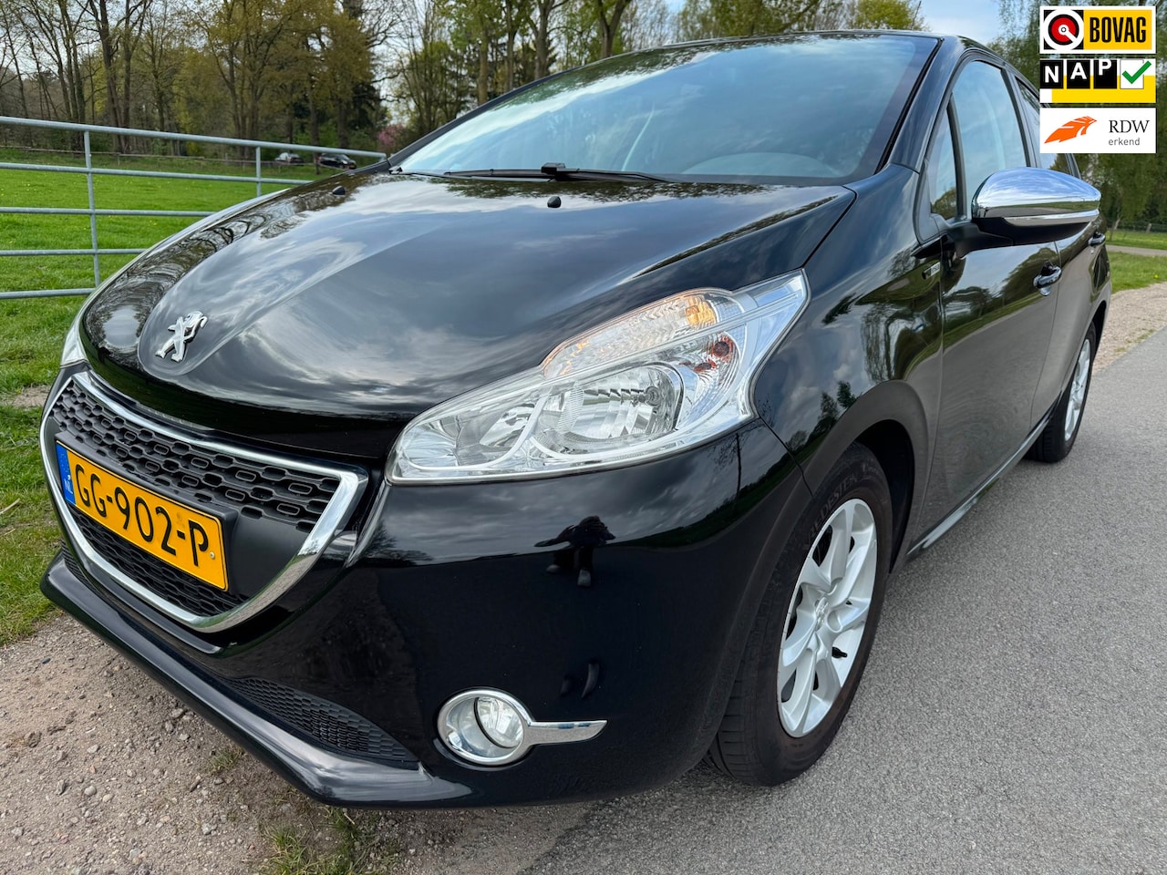 Peugeot 208 - 1.2 PureTech Style Pack AUTOMAAT|navigatie|climate control - AutoWereld.nl