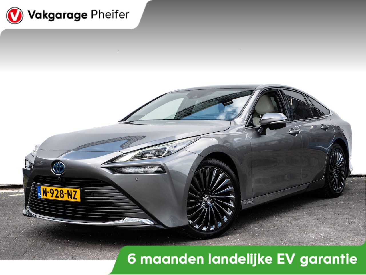 Toyota Mirai - Prestige Panoramadak/ Stoelverwarming-ventilatie/ Head up/ 20" Lmv/ Leer/ Carplay/ Full le - AutoWereld.nl