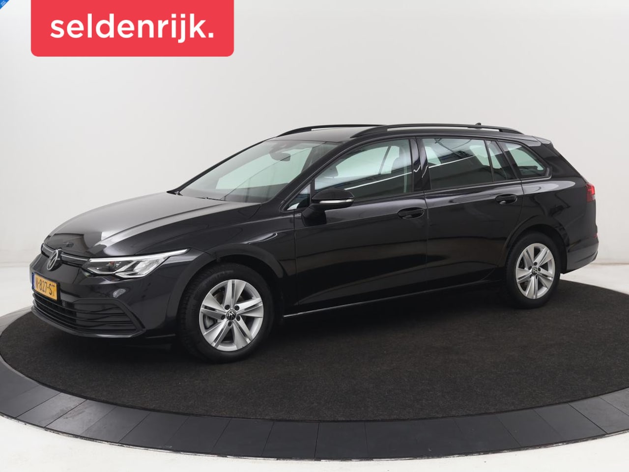 Volkswagen Golf Variant - 1.0 TSI Life | Adaptive cruise | Carplay | Navigatie | Parkeerhulp | Sfeerverlichting | Cl - AutoWereld.nl