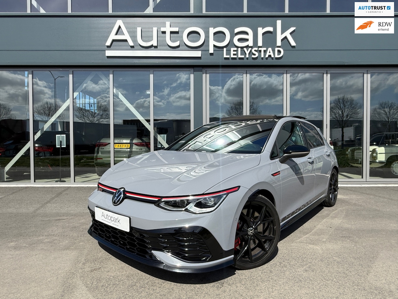 Volkswagen Golf - 2.0 TSI GTI Clubsport MILLTEK PANO NURBURGRING HEAD UP FULL OPTIES - AutoWereld.nl