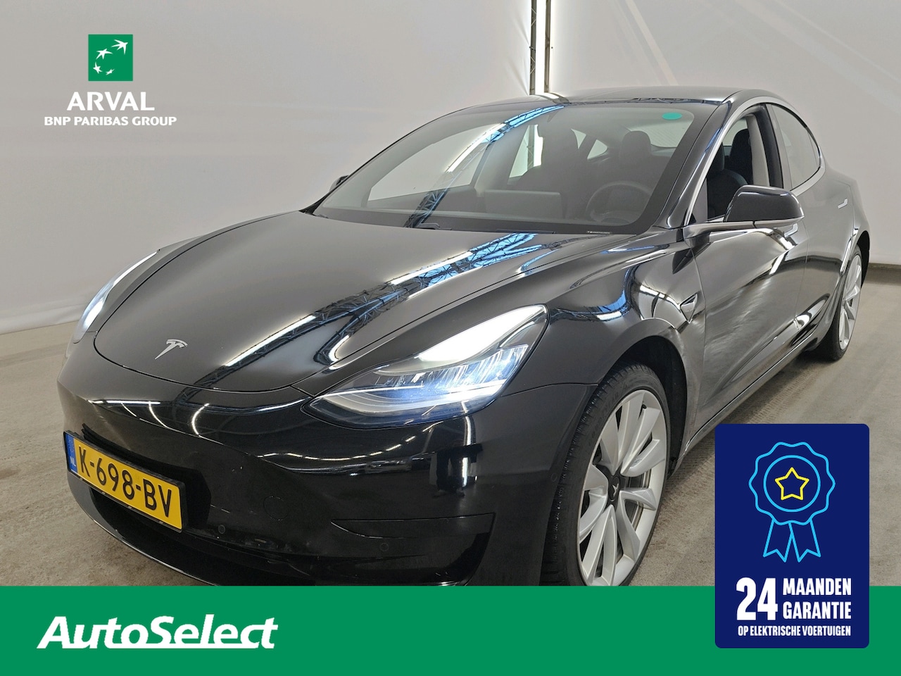Tesla Model 3 - 60 kWh 238pk Standard RWD Plus | SOH 86% | Trekhaak | 19" Velgen | Solid Black | Black Int - AutoWereld.nl