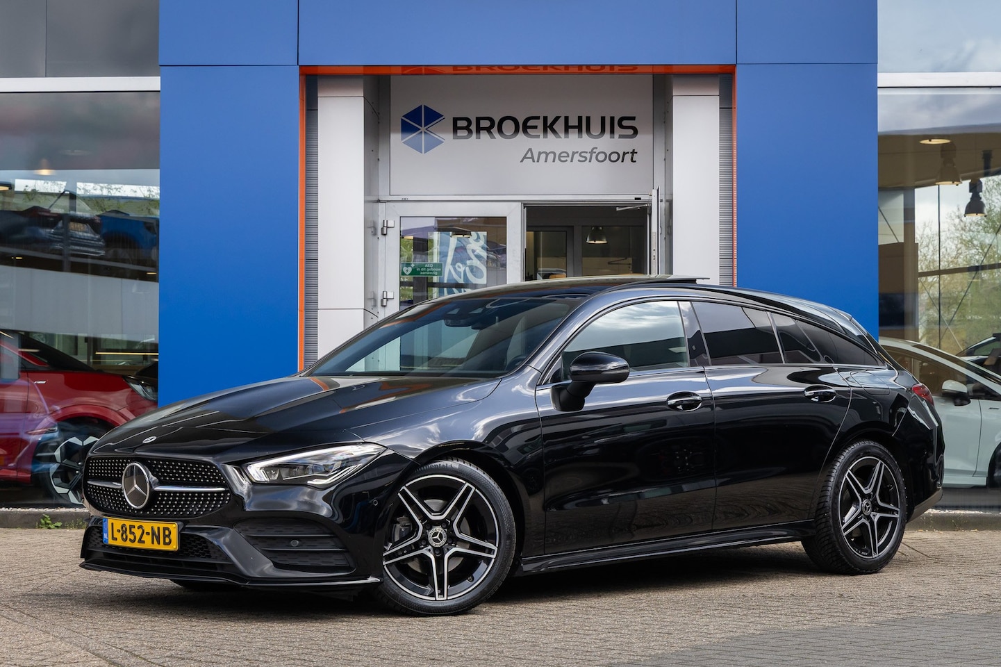 Mercedes-Benz CLA-klasse Shooting Brake - 180 Business Solution AMG | Panoramadak | Stoelverwarming | Apple Carplay/Android Auto | E - AutoWereld.nl