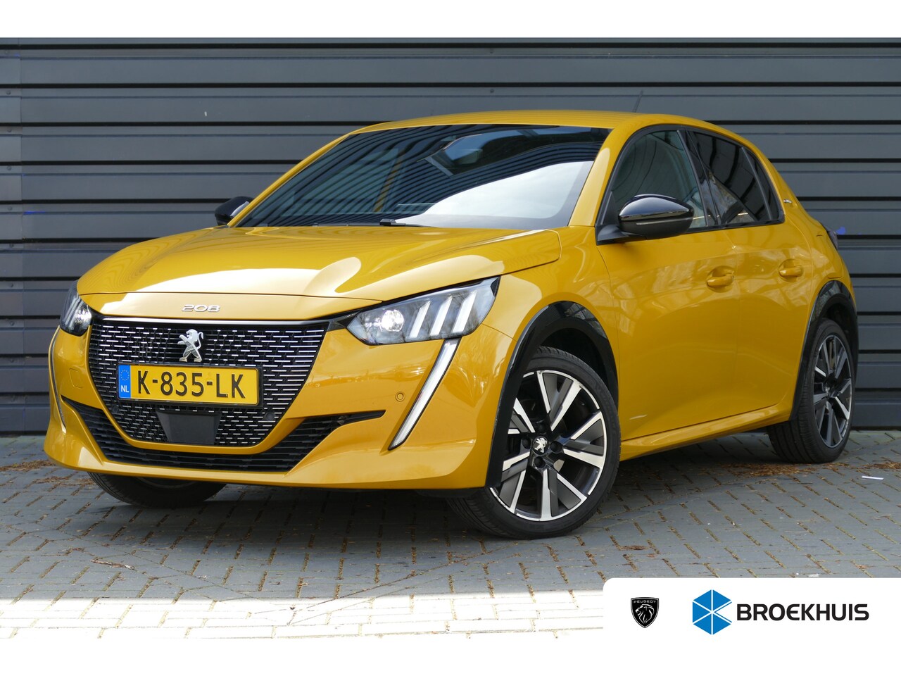 Peugeot 208 - 1.2 PURETECH 100PK 5-DRS GT-LINE / NAVI / CLIMA / CAMERA / 17"LMV / FULL-LED / PDC / BLUET - AutoWereld.nl