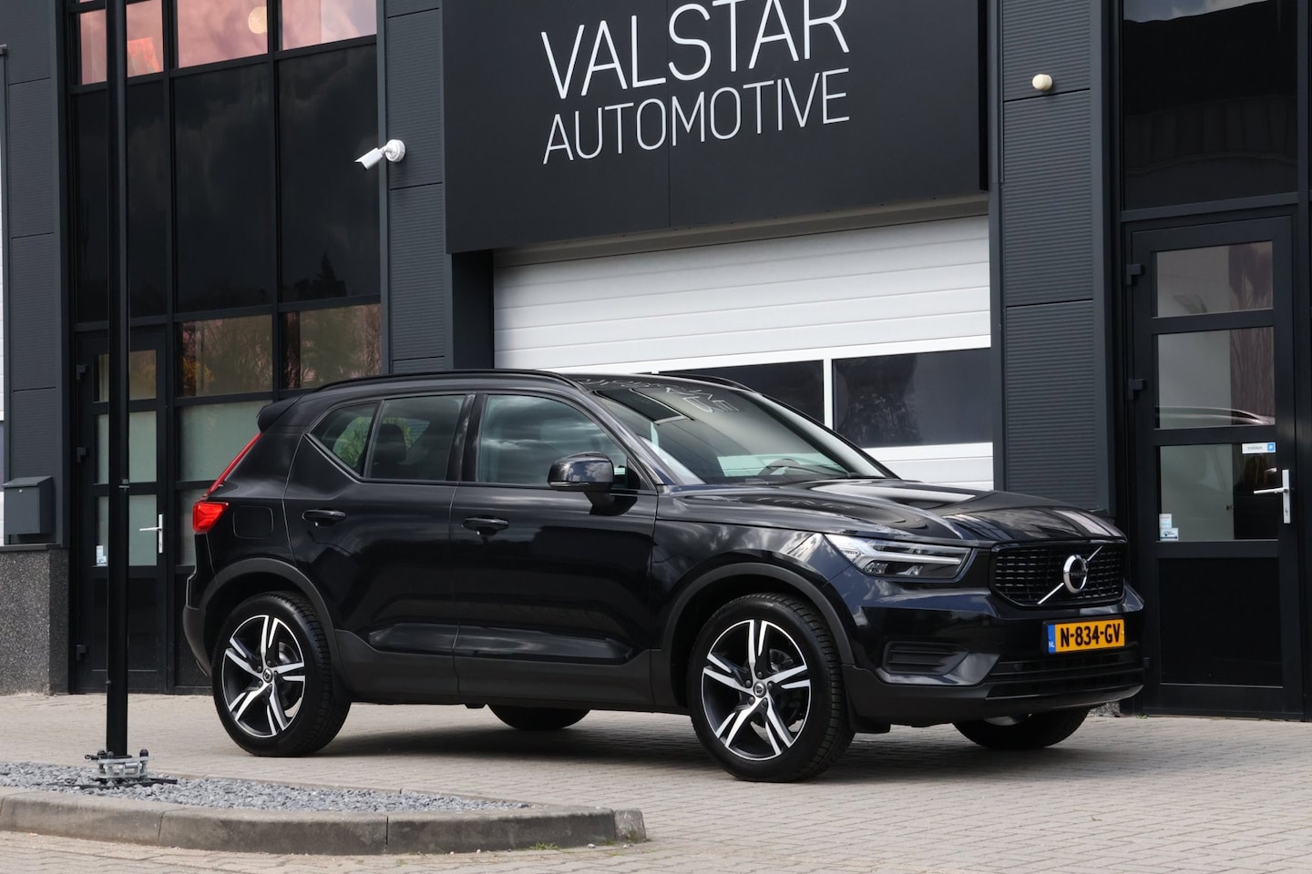 Volvo XC40 - 1.5 T3 R-Design|LED|STOEL-STUUR VERWARMING!|BTW - AutoWereld.nl