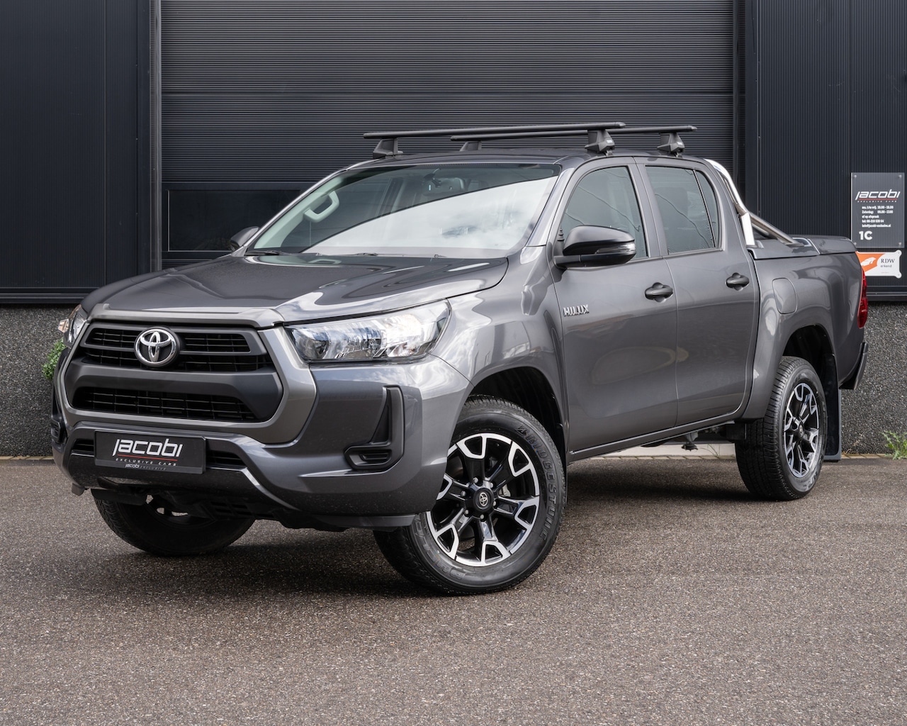 Toyota HiLux - 2.4 D-4D Double Cab Invincible | BTW | BPM VRIJ - NL Kenteken | - AutoWereld.nl
