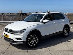 Volkswagen Tiguan - 1.4 TSI Connected Series Pano/Elek. koffer/Wit
