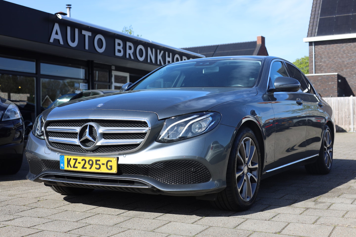 Mercedes-Benz E-klasse - 350 e LEASE EDITION | NL AUTO | CAMERA | TREKHAAK - AutoWereld.nl