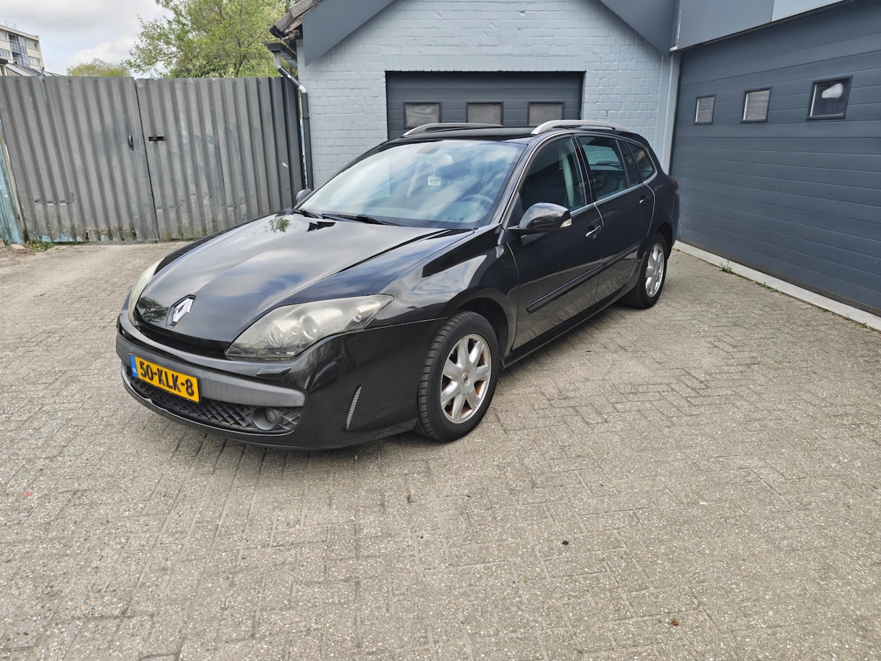 Renault Laguna Estate - 2.0 16V Dynamique 2.0 16V Dynamique,Navi,Climate control,Parking system,Cruise control - AutoWereld.nl