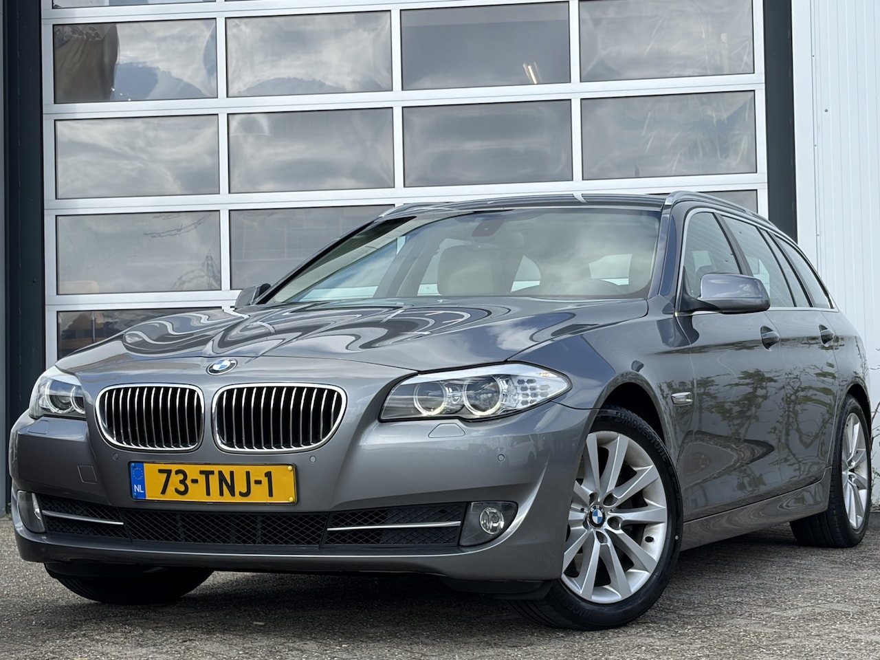 BMW 5-serie Touring - 530d High Executive 259pk | Audio-navigatie full map | Bi-xenon koplampen | Cruise control - AutoWereld.nl