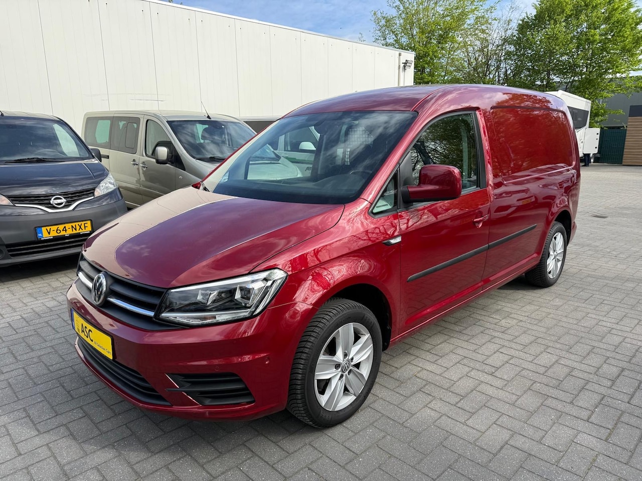 Volkswagen Caddy Maxi - 1.4 TSI 125pk Highline (Automaat) - Climate-cruisecontrol - Leder - Navigatie - Camera - P - AutoWereld.nl