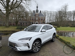 BYD Seal U - 1.5 T DM-i AWD Design | 323 PK | Full Options | Head up display |