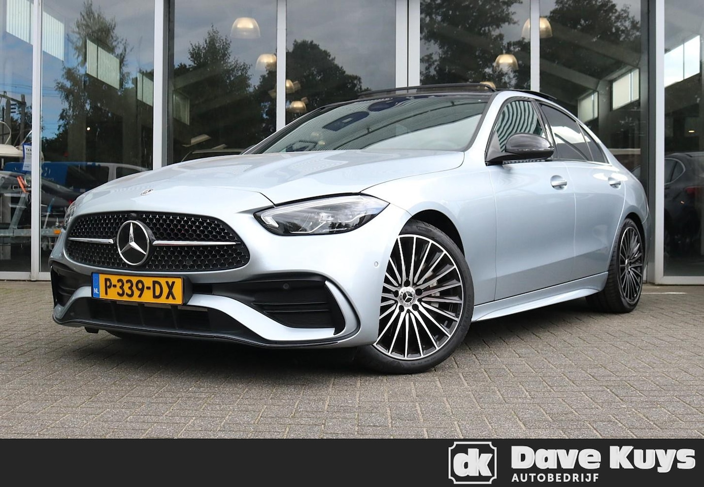 Mercedes-Benz C-klasse - 200 AMG Line | Night Edition | Panorama | Trekhaak - AutoWereld.nl