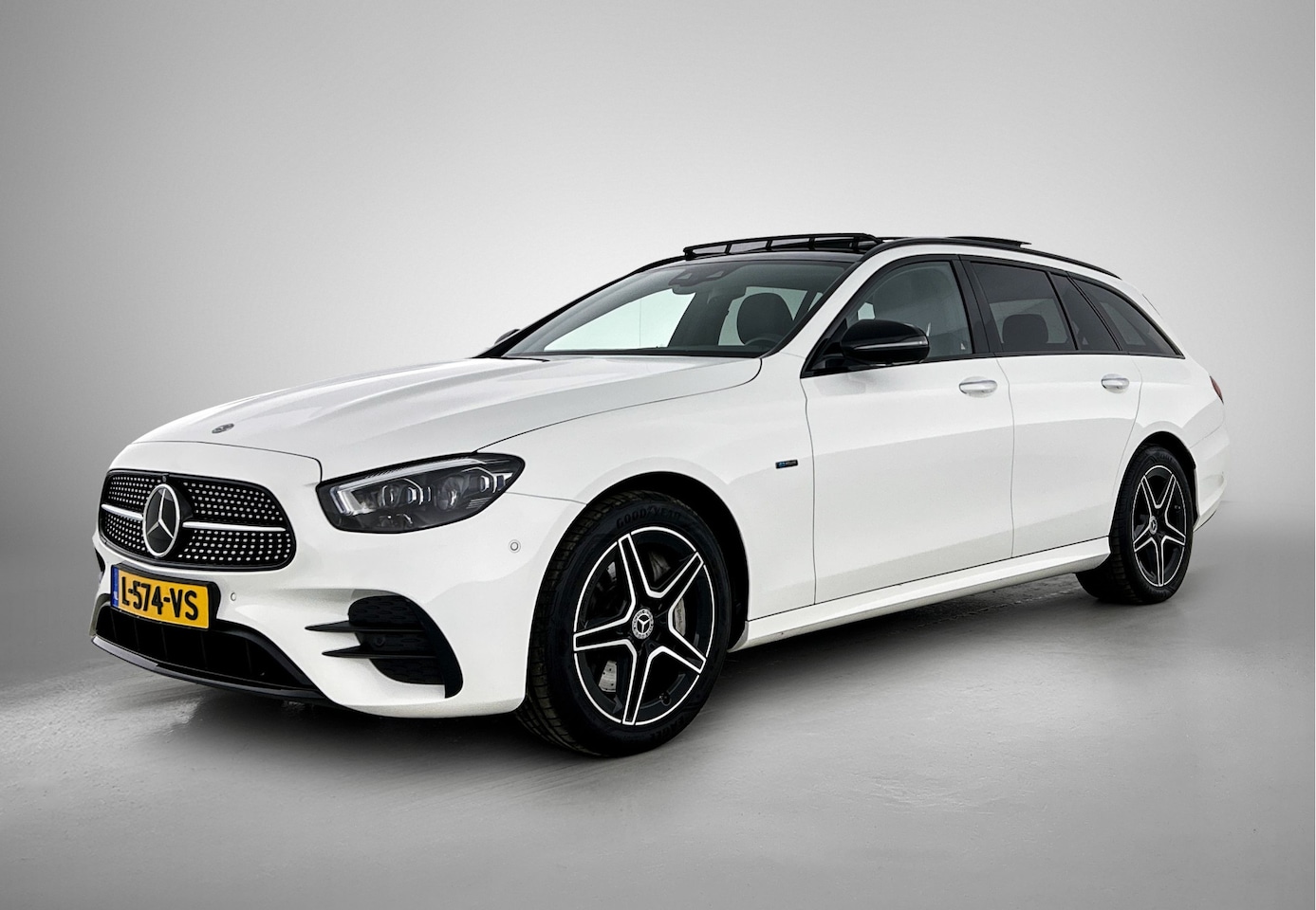 Mercedes-Benz E-klasse Estate - 300 e AMG Line AMG Styling Inclusief 24 maanden Mercedes-Benz Certified garantie voor Euro - AutoWereld.nl