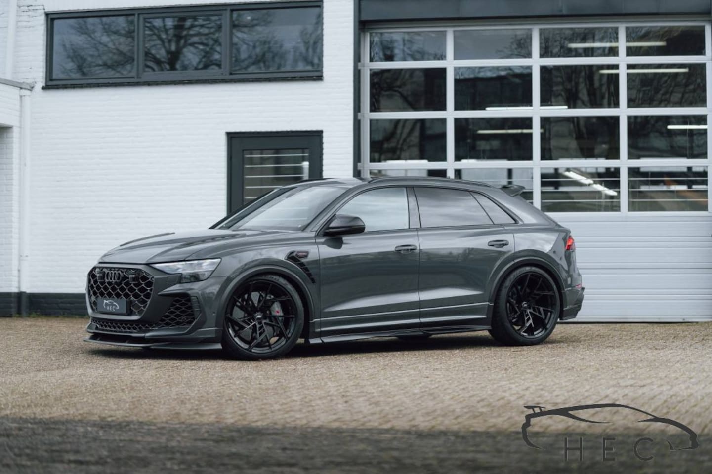 Audi RSQ8 - 4.0 TFSI ABT Legacy Edition 1/125 - AutoWereld.nl