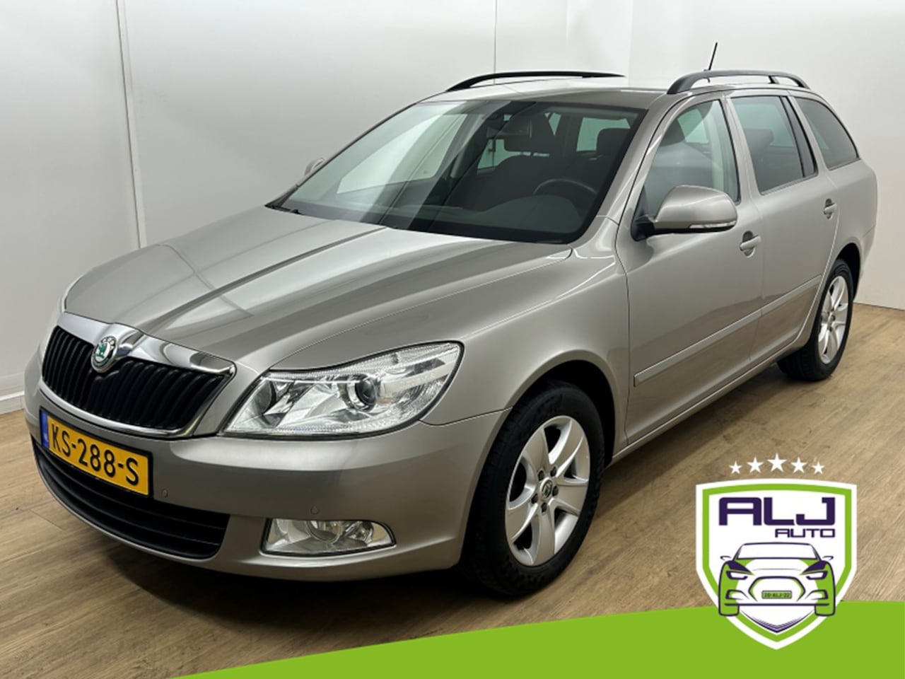 Skoda Octavia Combi - Occasion 1.2 TSI Arctic | Grijs | Tweedehands Skoda Octavia | Airco | Stoelverwarming | Cr - AutoWereld.nl