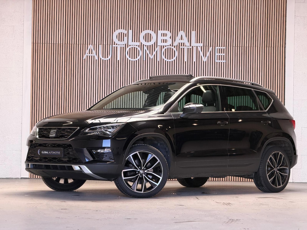 SEAT Ateca - 1.4 EcoTSI Xcellence - PANO - CARPLAY - CAMERA - SFEERVERLICHTING - AutoWereld.nl