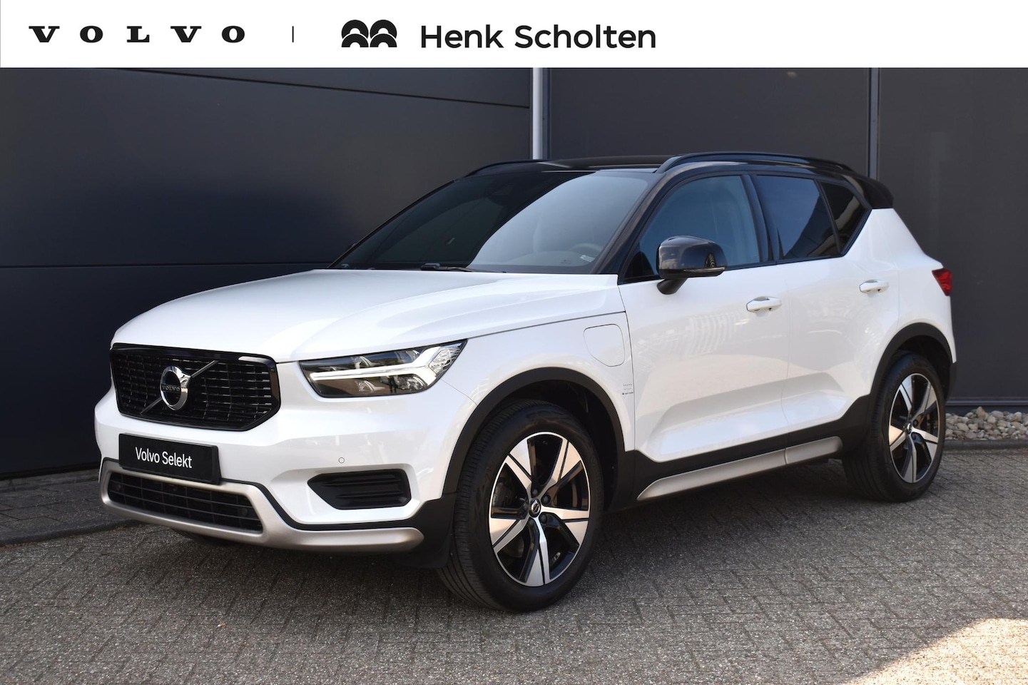Volvo XC40 - T4 Recharge R-Design | Verwarmbare voorstoelen en stuurwiel | Adaptieve cruise control | A - AutoWereld.nl