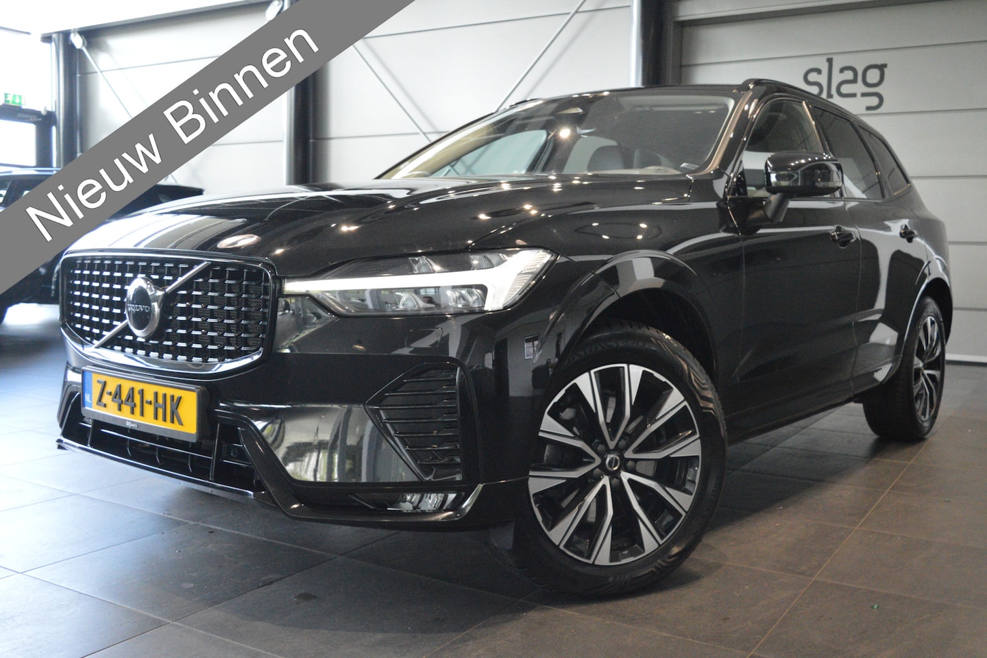 Volvo XC60 - B4 Plus Dark leer clima camera led trekhaak 19 inch !! - AutoWereld.nl