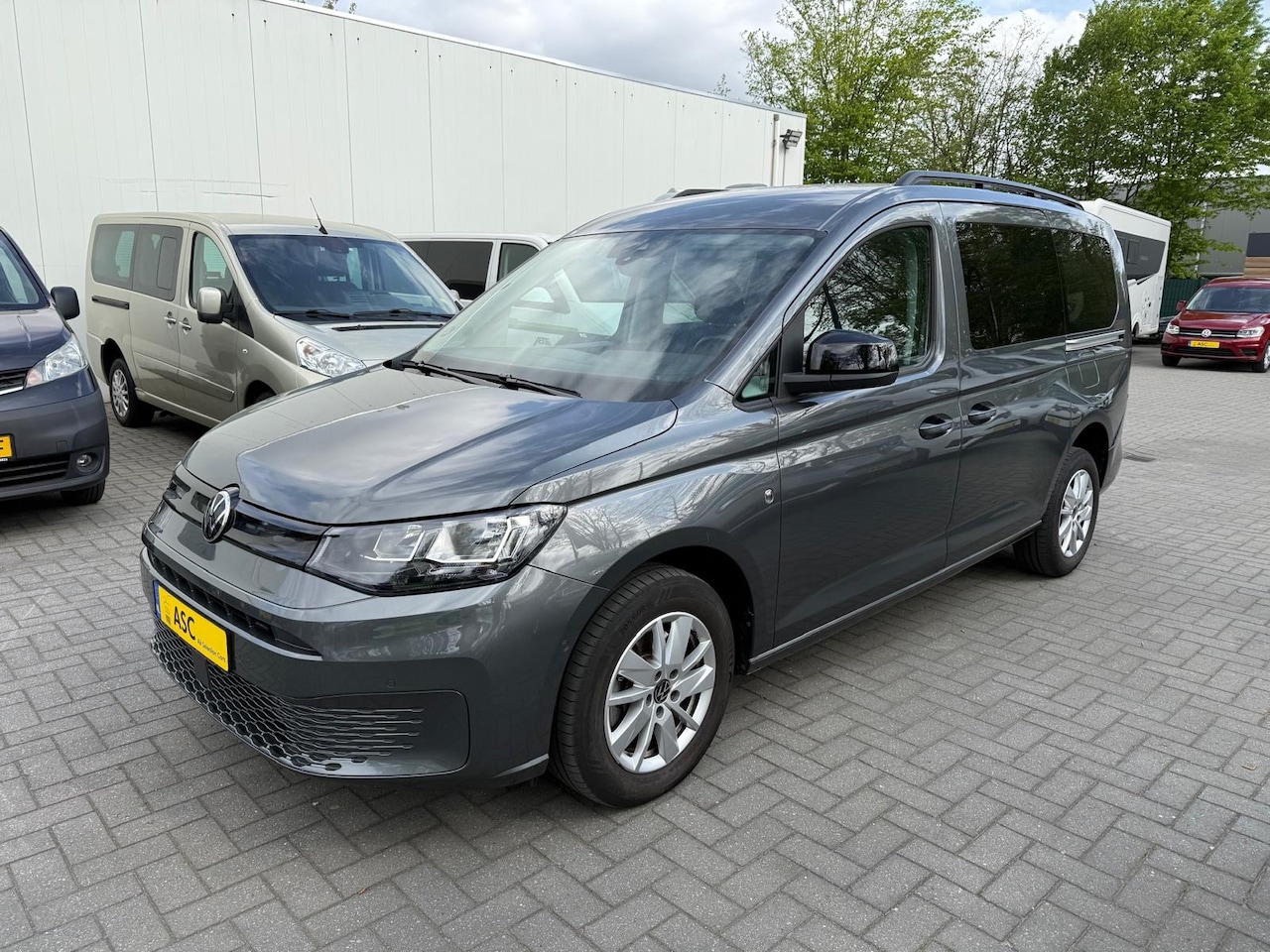 Volkswagen Caddy Maxi - L2 Automaat Rolstoelauto 5+1 - Bodemverlaging - Tripod Ombouw - Alle opties - Rolstoelverv - AutoWereld.nl
