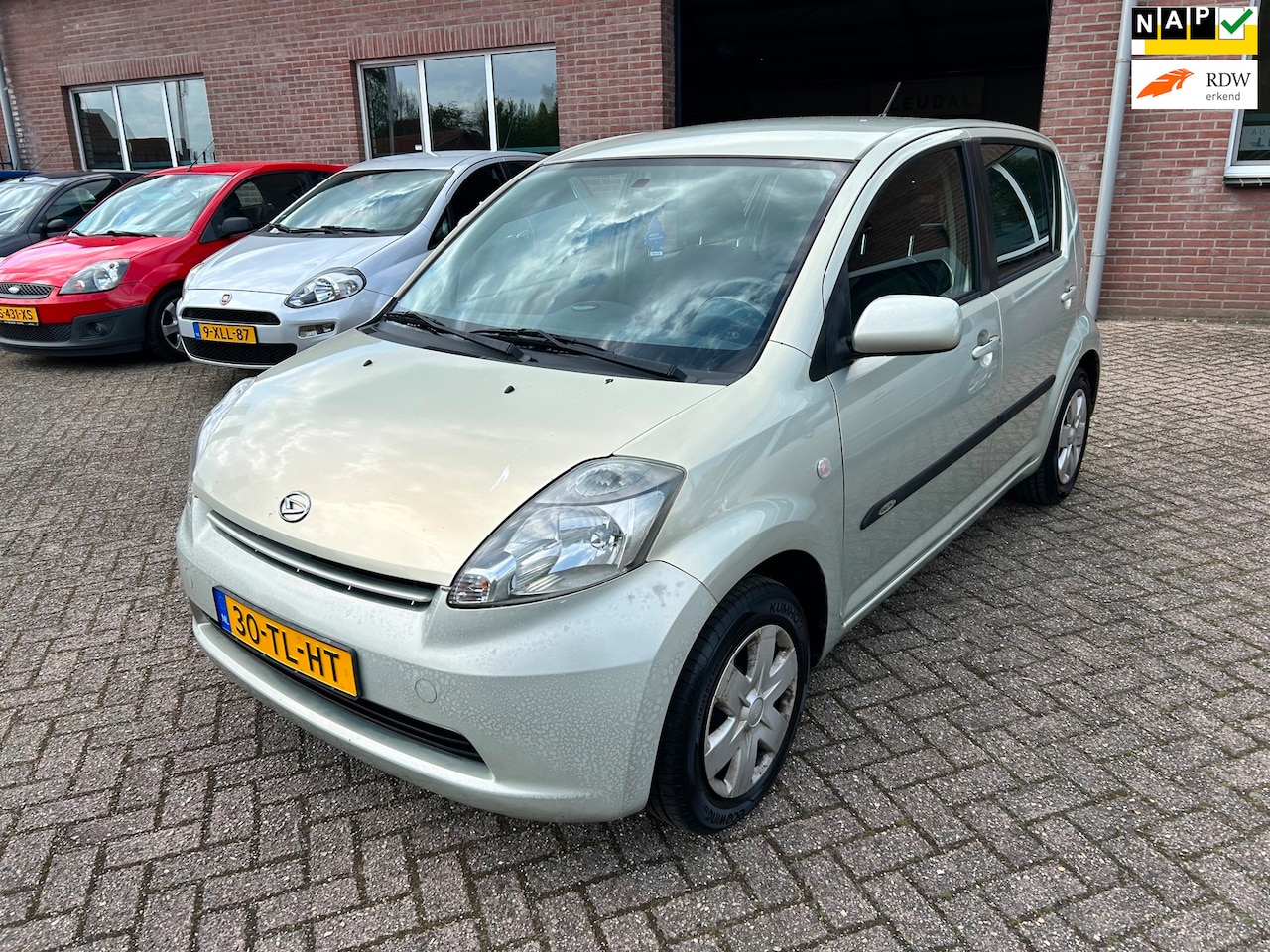 Daihatsu Sirion 2 - 1.0-12V Trend 1.0-12V Trend // Nieuwe APK !! - AutoWereld.nl