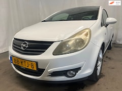 Opel Corsa - 1.4-16V Color Edition - Schade