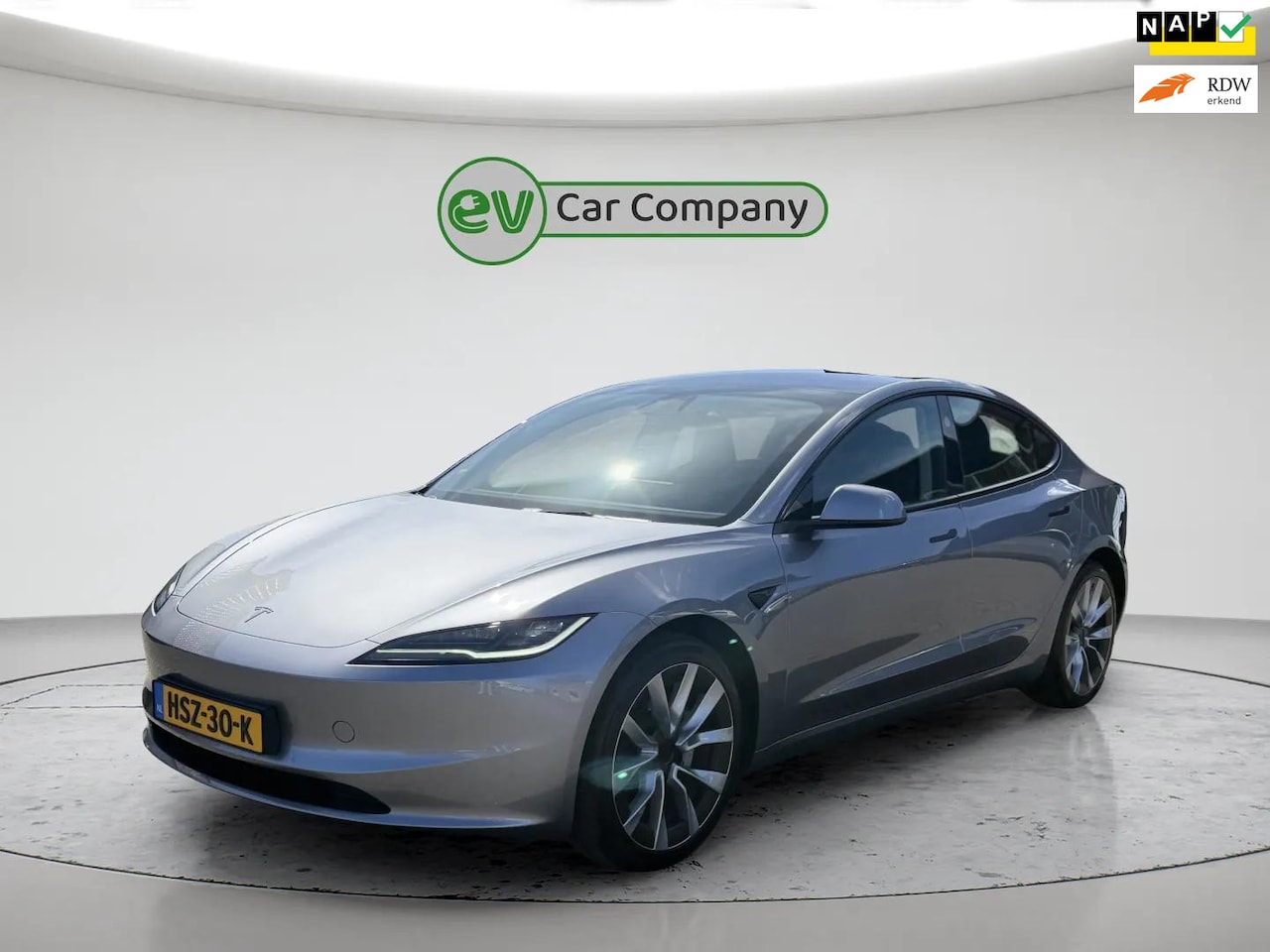 Tesla Model 3 - RWD 60 kWh | Highland | 2025 | Stealth Grey | 513km Wltp | Autopilot | Warmtepomp | 19 Inc - AutoWereld.nl