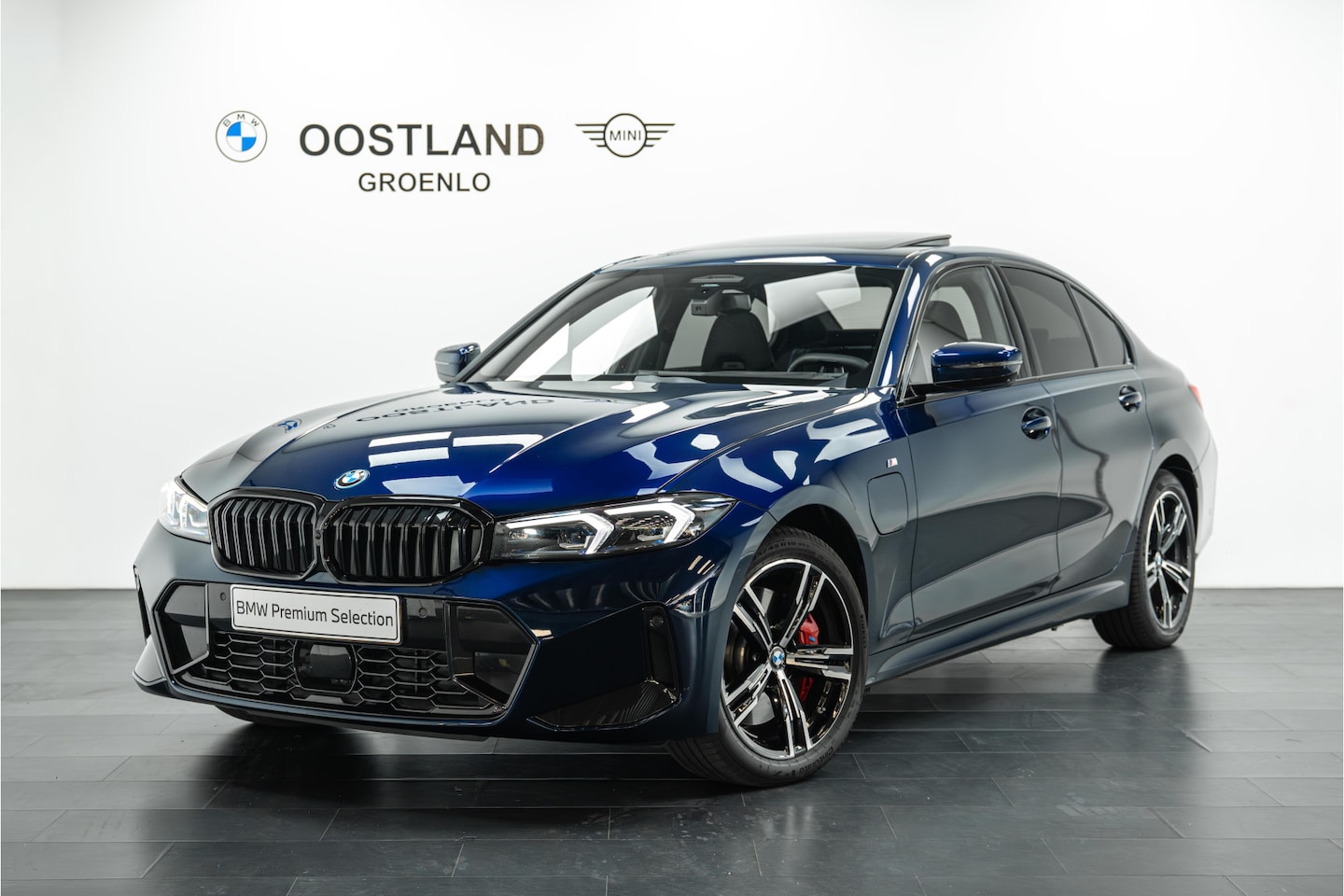 BMW 3-serie - 330e High Executive M Sport Automaat / Schuif-kanteldak / Sportstoelen / Comfort Access / - AutoWereld.nl