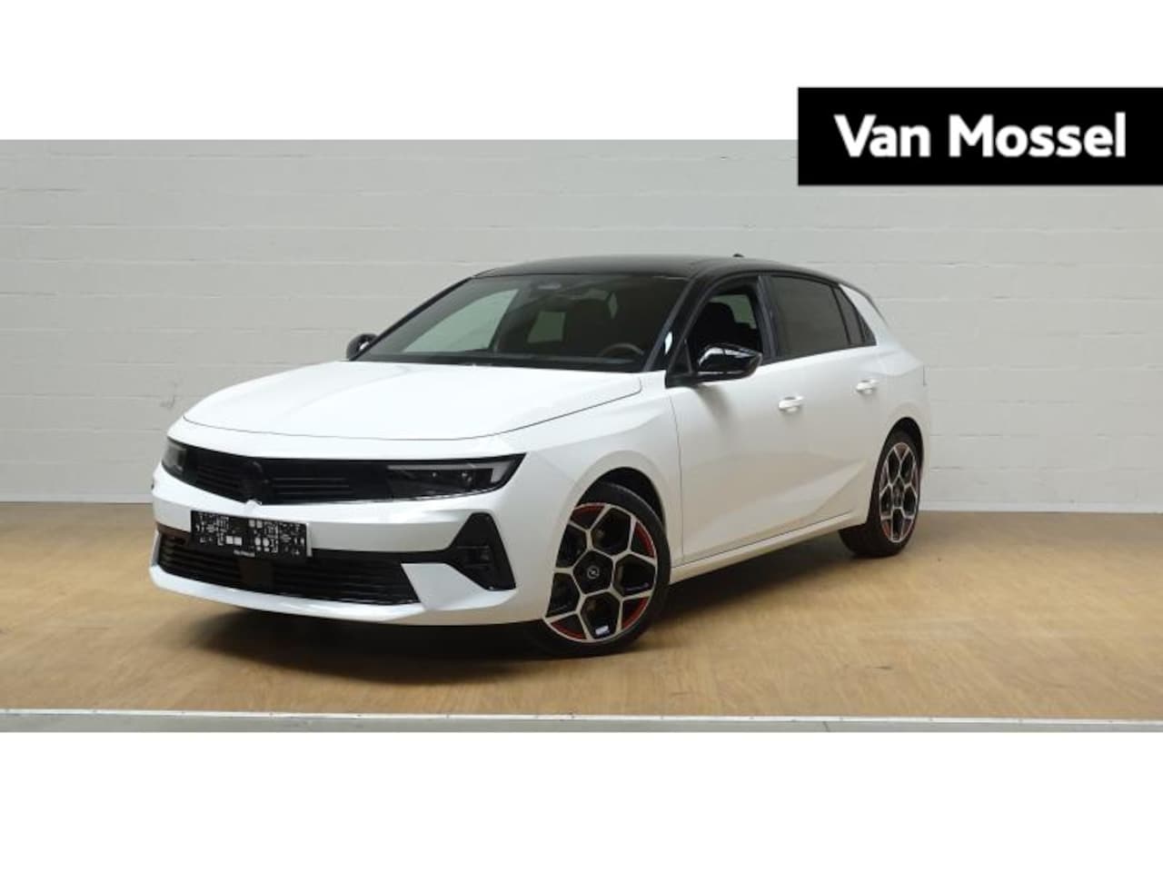 Opel Astra - 1.6T GS Line Hybrid | Panoramadak | 18" Lichtmetalen velgen | Navigatie | Zeer Compleet! - AutoWereld.nl