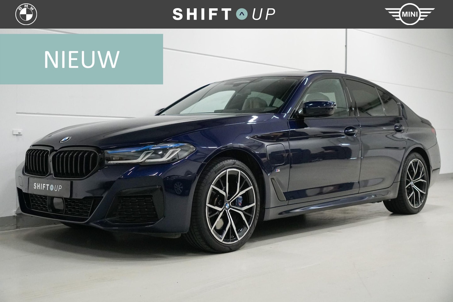 BMW 5-serie - 530e xDrive M-Sport | Schuifdak | Nappa leder | CoPilot | Laser - AutoWereld.nl