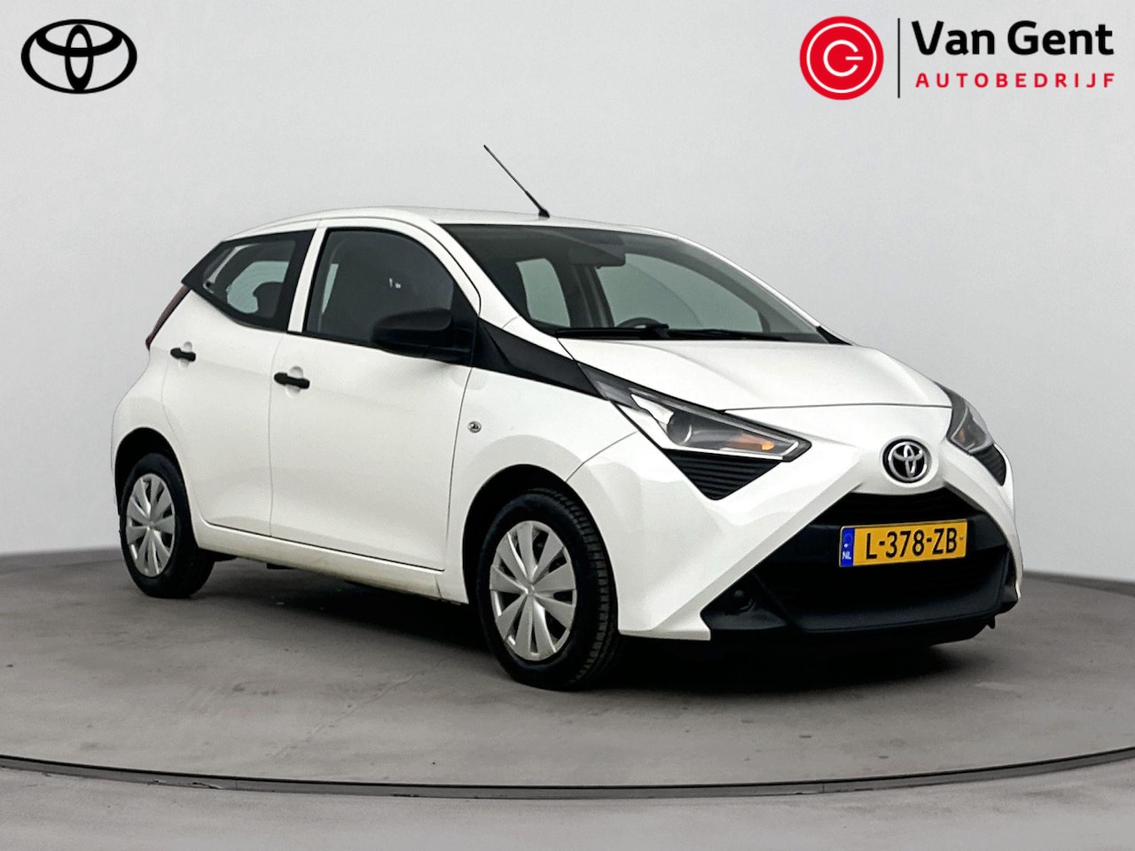 Toyota Aygo - 1.0 VVT-i x-fun | Airco | Bluetooth | Elektrische ramen voor | Multifunctioneel stuurwiel - AutoWereld.nl