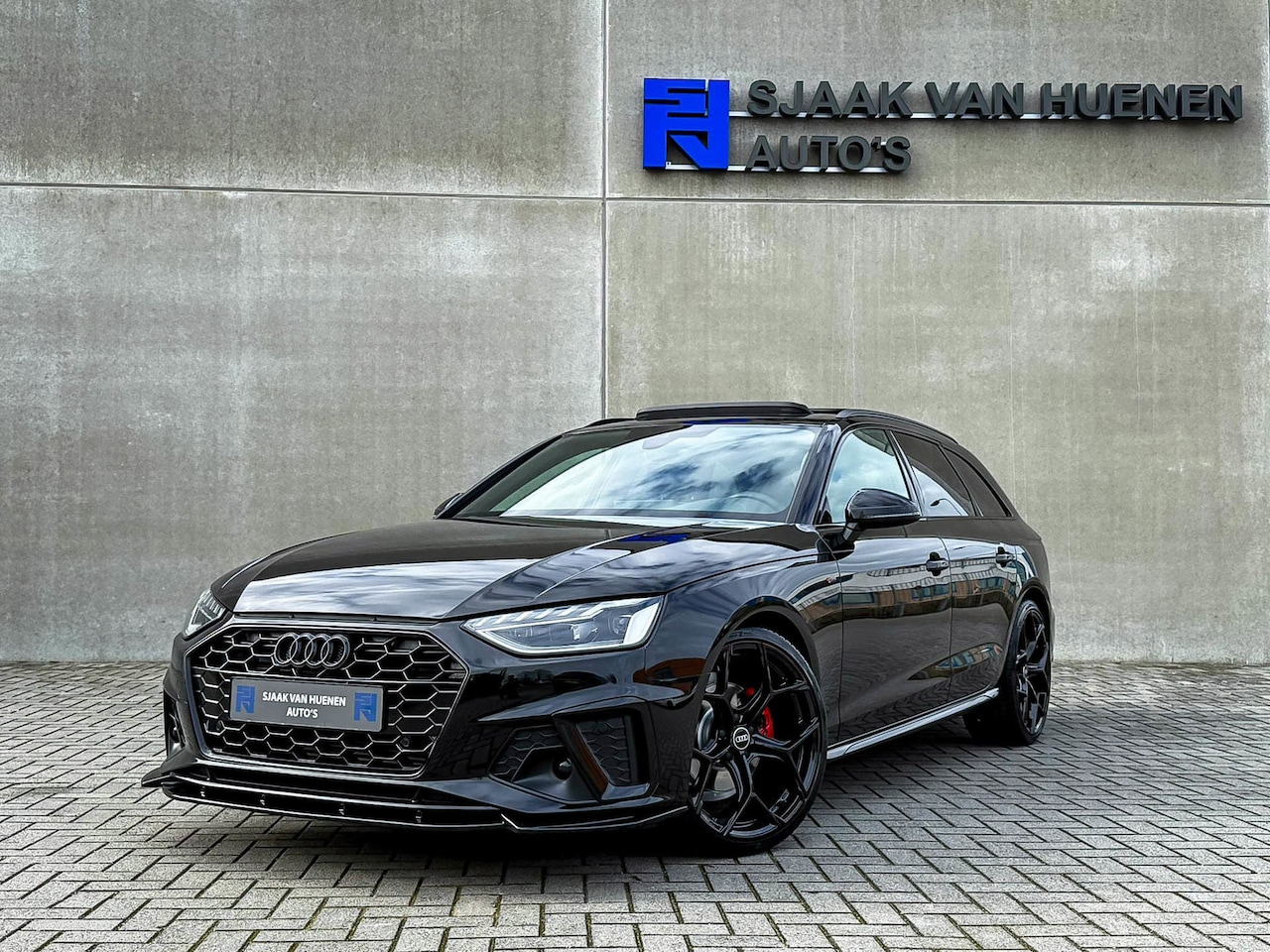 Audi A4 Avant - 2.0TFSI 245pk S-Tronic Competition S Edition S-Line 1é Eig! Panoramadak|Virtual|Ambiance|L - AutoWereld.nl