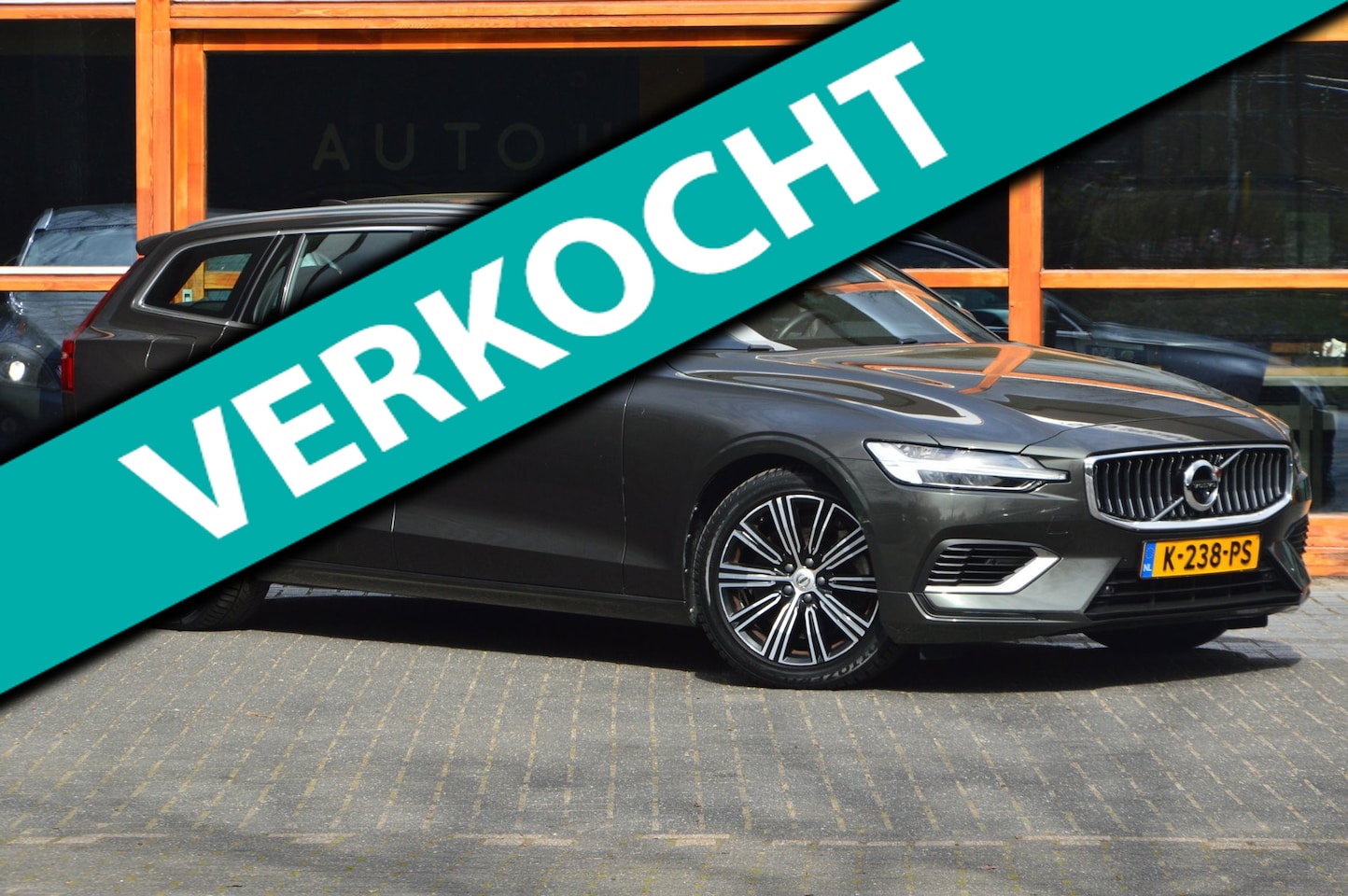 Volvo V60 - T6 Hybride AWD Inscription | Adaptive Cruise | Panoramdak | 360° Camera | Stoel + Stuur Ve - AutoWereld.nl