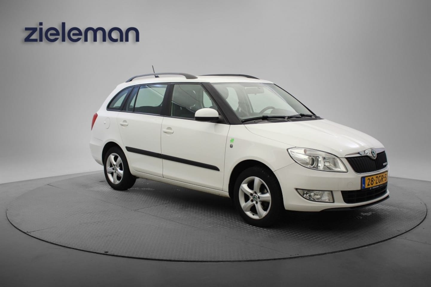 Skoda Fabia Combi - 1.2 TDI Greenline Businessline - Navi, Clima, Cruise, Trekhaak - AutoWereld.nl