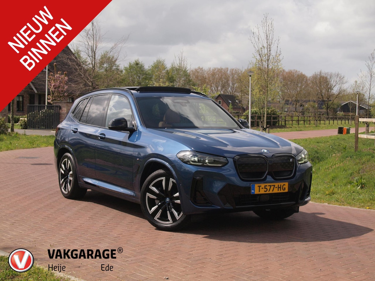 BMW iX3 - Executive 80 kWh | Panoramadak | Camera | Sfeerverlichting | Apple Carplay | Cruise Contro - AutoWereld.nl