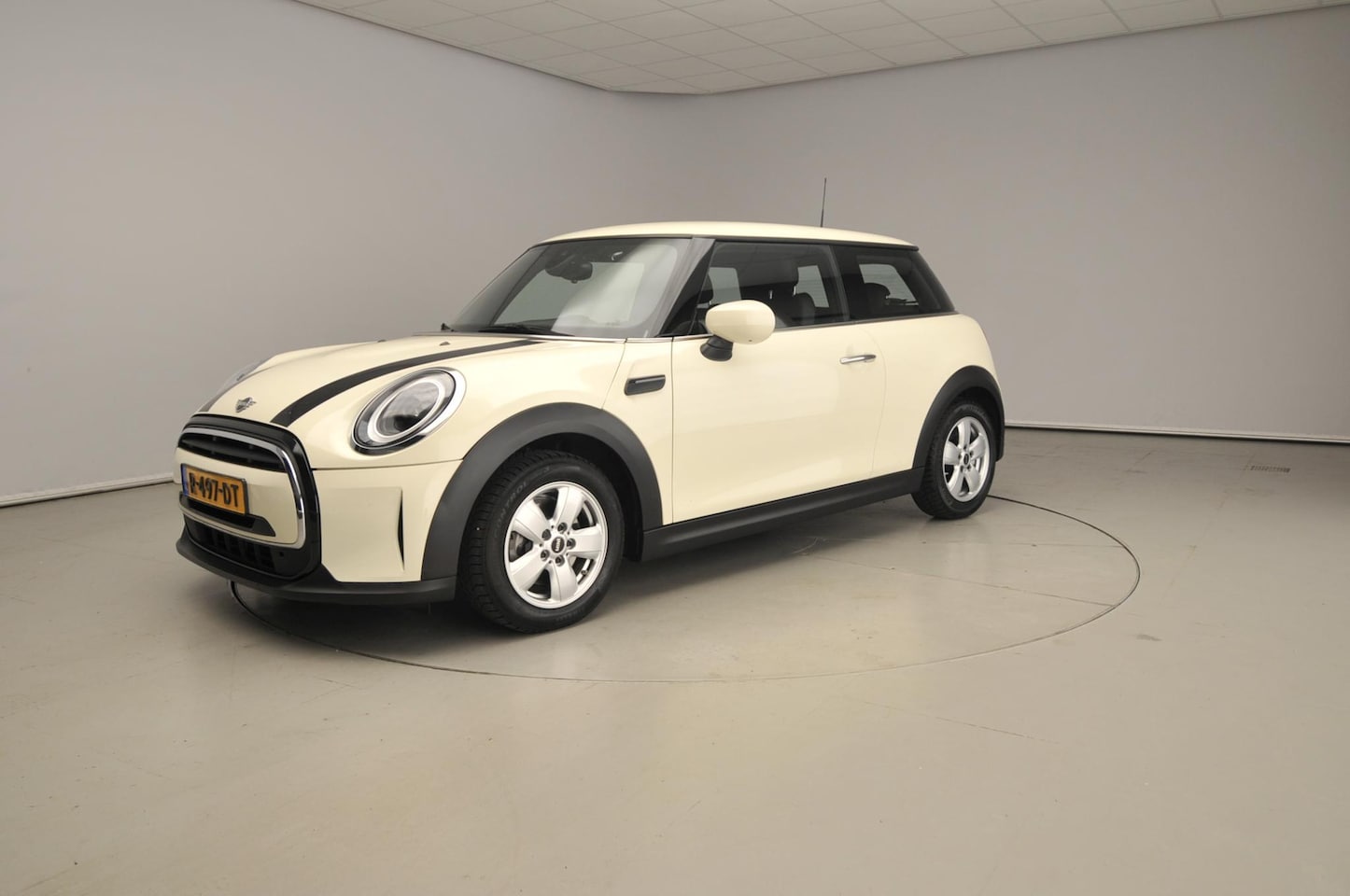 MINI One - 3-deurs Business Edition / Sportstoelen / LED / Climate / Cruise / PDC / Alu wielen 16 inc - AutoWereld.nl