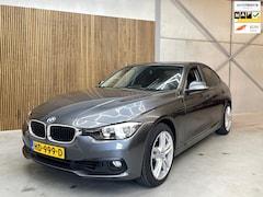 BMW 3-serie - 318i Essential |AUTOMAAT | LED | TREKHAAK |