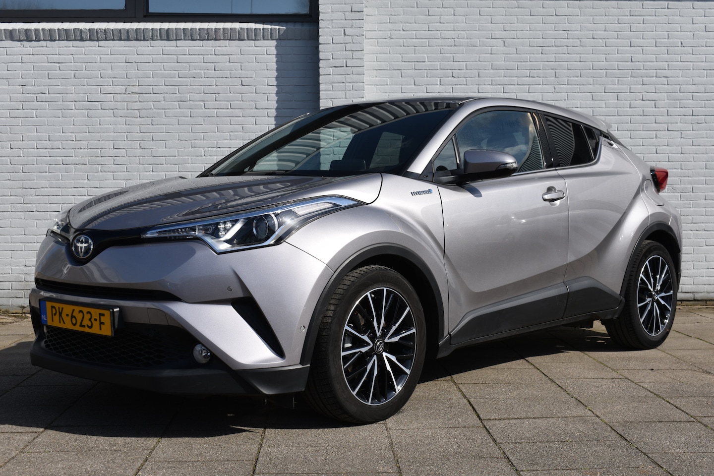 Toyota C-HR - 1.8 Hybrid Executive Automaat 122pk | Keyless entry | Voorstoelen verwarmd | PDC | - AutoWereld.nl