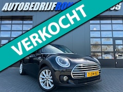 MINI Clubman - 1.5 Cooper Business NL.Auto/Automaat/Camera/Navigatie/Climatronic/Half-Leder/1Ste Eigenaar