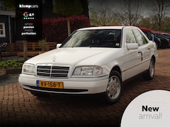 Mercedes-Benz C-klasse - 180 Classic | Ster | Notenhout | Automaat | 2e Eig. | Uniek kmstand