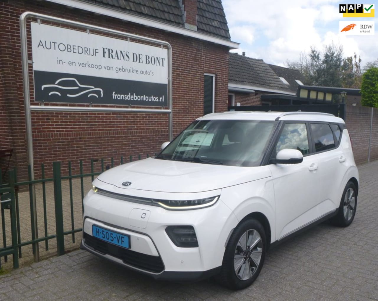 Kia e-Soul - DynamicLine 64 kWh airco € 9000 ex btw - AutoWereld.nl