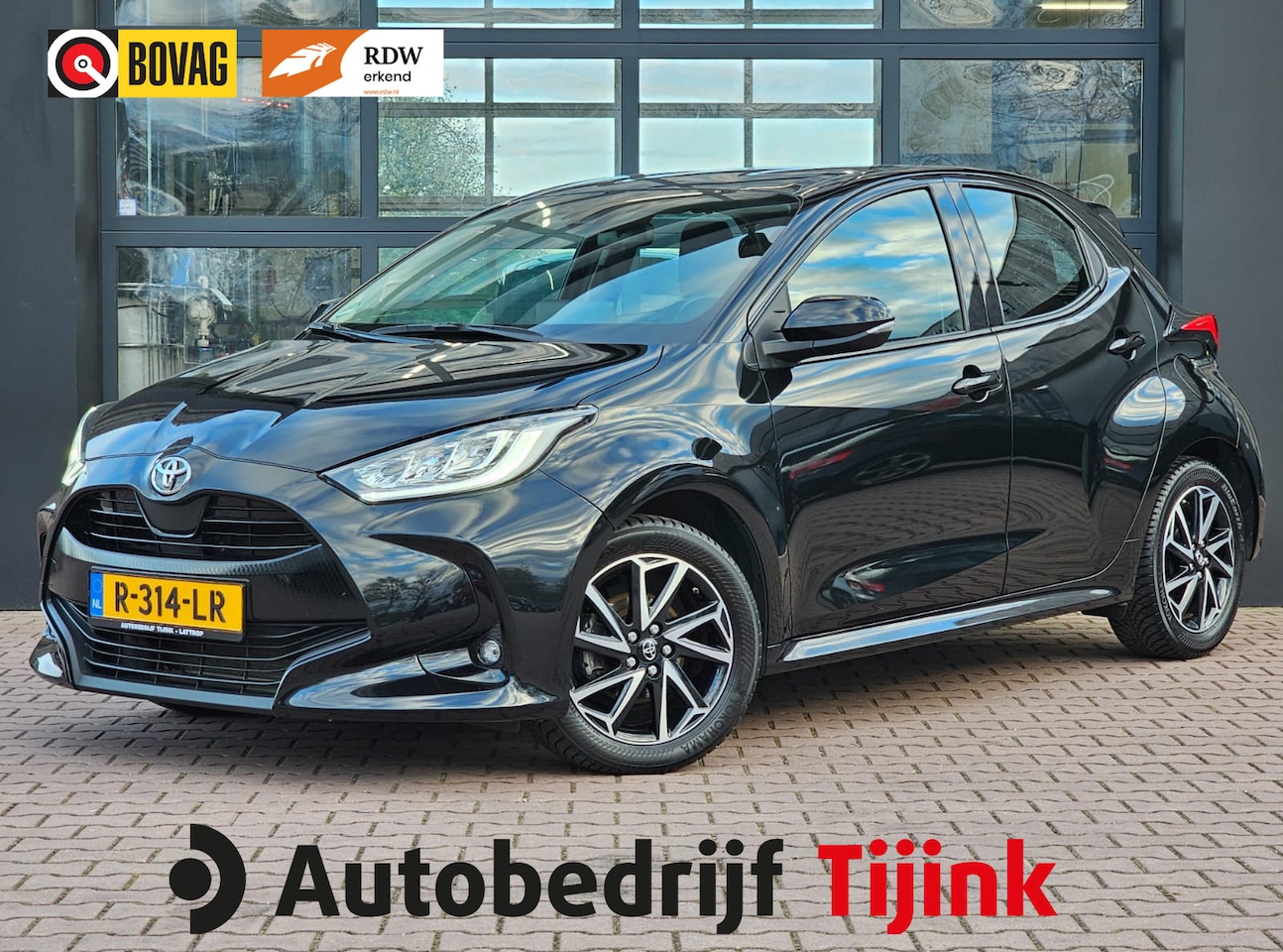 Toyota Yaris - 1.5 VVT-i Dynamic | Airco | Navi | Keyless | Lane Assist | Adaptive Cruise | All-seasons | - AutoWereld.nl