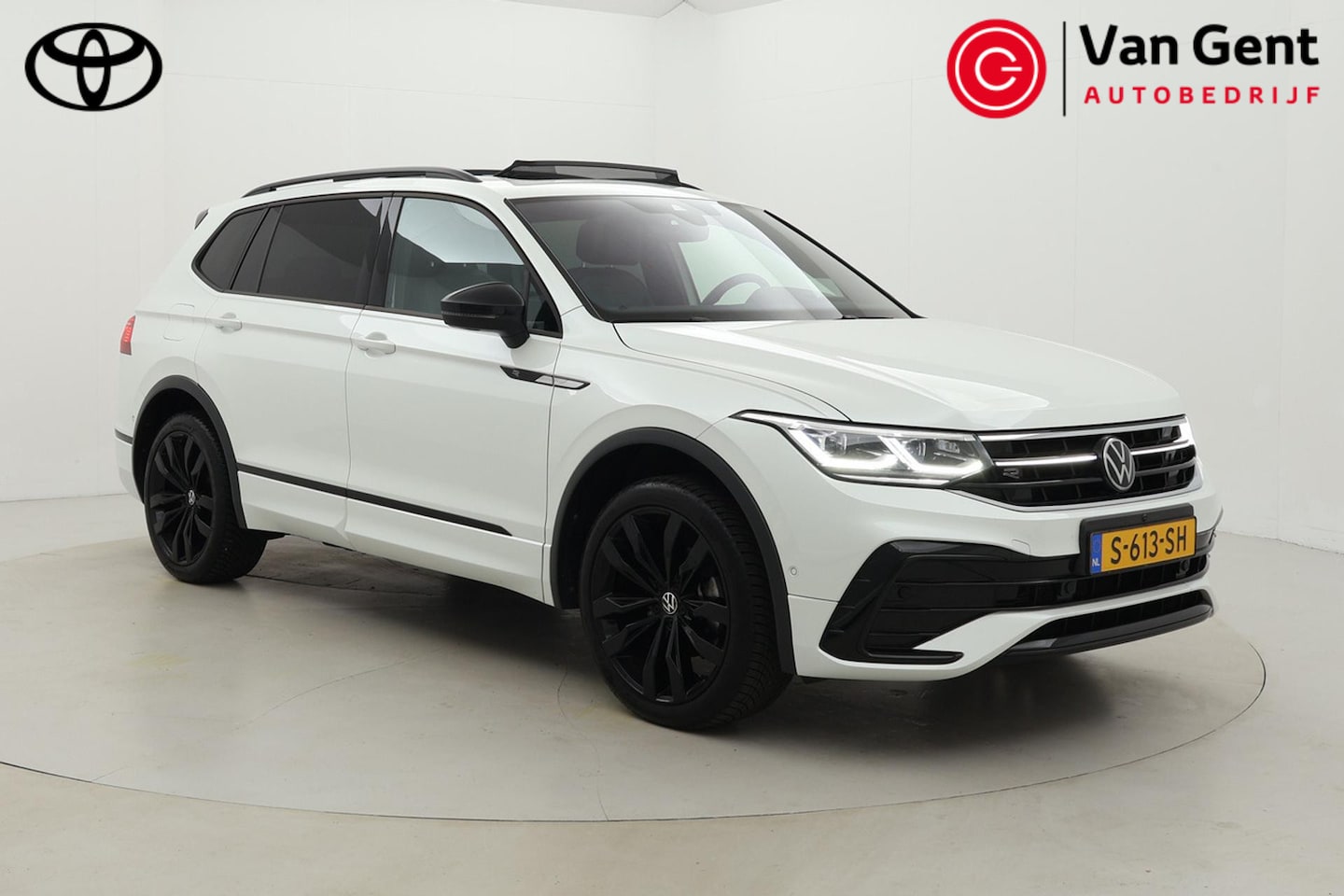 Volkswagen Tiguan Allspace - 1.5 TSI R-Line Business+ Black Style | Panoramadak | Trekhaak | DCC | IQ Light | Head-up d - AutoWereld.nl