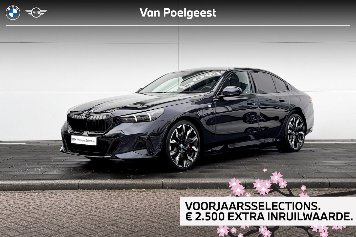 BMW 5-serie - Sedan 550e xDrive M-Sport PRO | Trekhaak | Adaptive M-Onderstel | Panoramadak | Bowers & W - AutoWereld.nl
