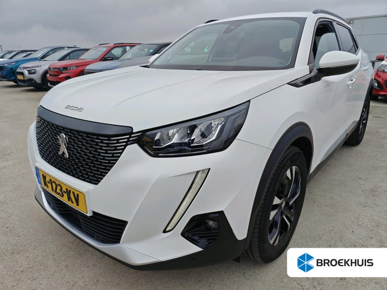 Peugeot 2008 - 1.2 PureTech Allure | Navigatie | Camera | Trekhaak | Keyless | NL auto | 1e Eigenaar | Ap - AutoWereld.nl